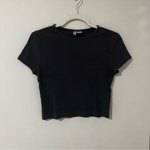 H&M Divided Dark Grey Ribbed Baby Tee Size M (medium)